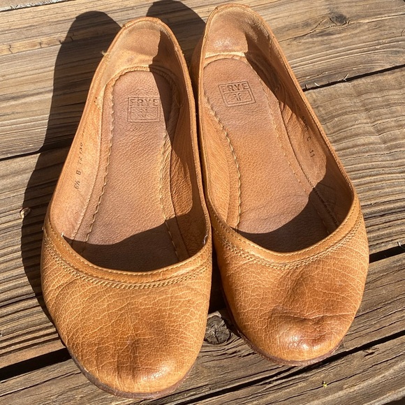 Frye Carson Ballet Flats | Women’s 6.5 B | Distressed Leather Slip-On Shoes - Picture 14 of 16